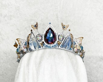 Corona inspirada en Cenicienta - Plata con cianita, gemas y mariposas - por Loschy Designs - HECHA A PEDIDO, lista en 9-10 días
