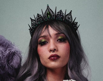 Evil Queen Black Crown - Emerald Green Gemstone Tiara