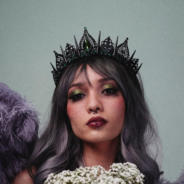 Evil Queen Black Crown - Emerald Green Gemstone Tiara