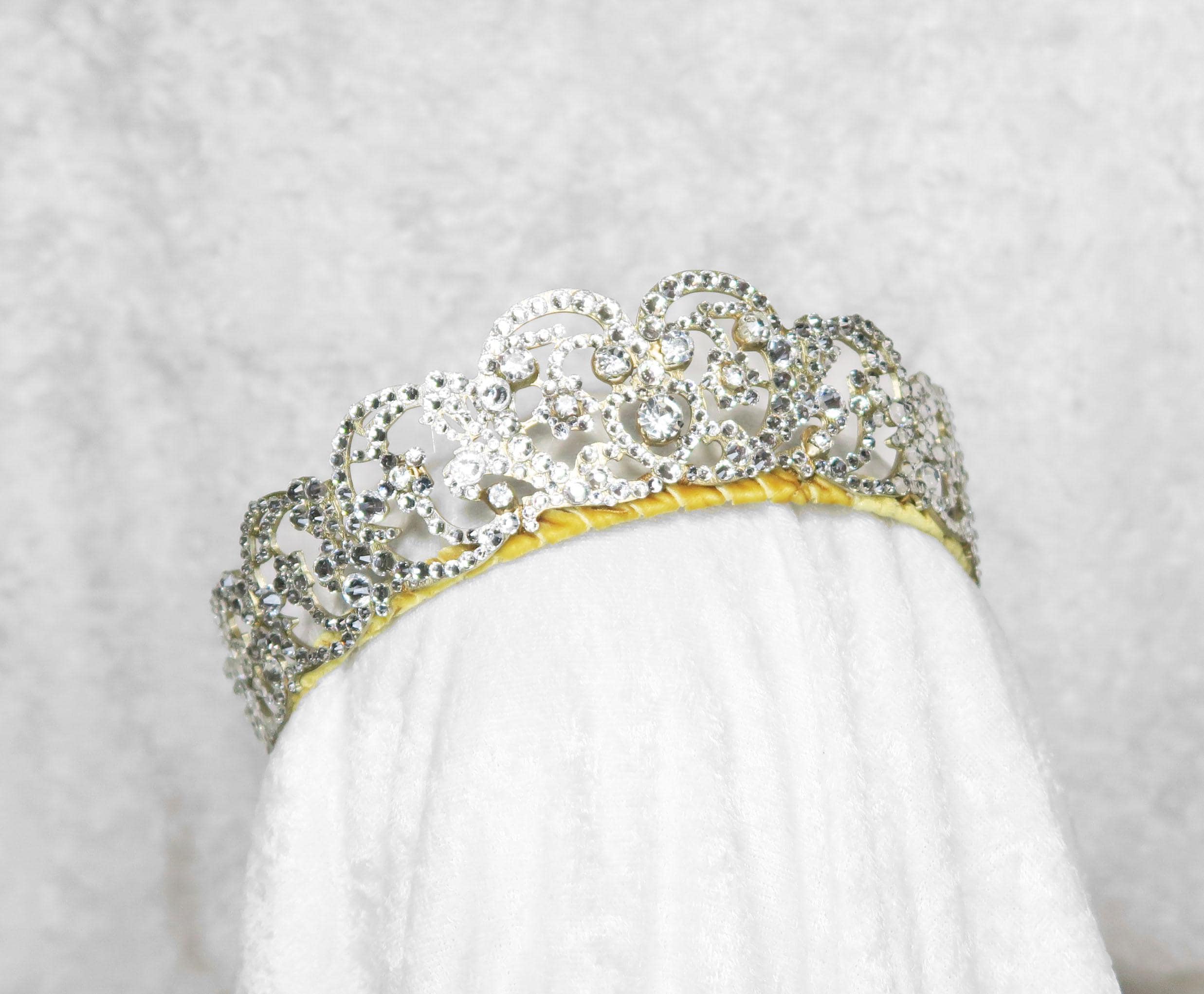Tiara inspirada en Spencer - Diamantes de imitación - por Loschy Designs - HECHO A PEDIDO, listo para enviar en 2 semanas