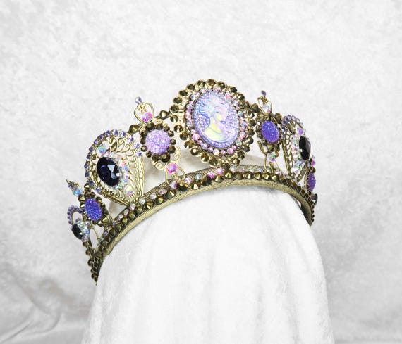 Iridescent Cameo Crown – Rhinestone Brooch, Purple Jewel  display picture 1