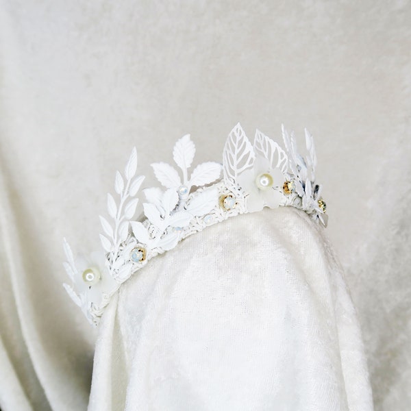 White Laurel Leaf Crown - by Loschy Designs - MADE TO ORDER, ready to ship in 7 business days