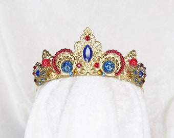 Tiara pequeña inspirada en Blancanieves - Dorada con cuentas y diamantes de imitación - de Loschy Designs - HECHA A PEDIDO, lista en 7 días