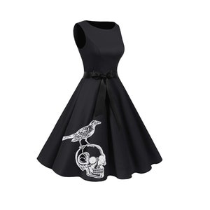 Vintage inspiriertes Kleid Gothik Drucke Kleid mit Totenköpfen Rockabilly Kleider Gothic Hochzeit Brautjungfer Kleid in Übergröße Brautjungfern Bild 1