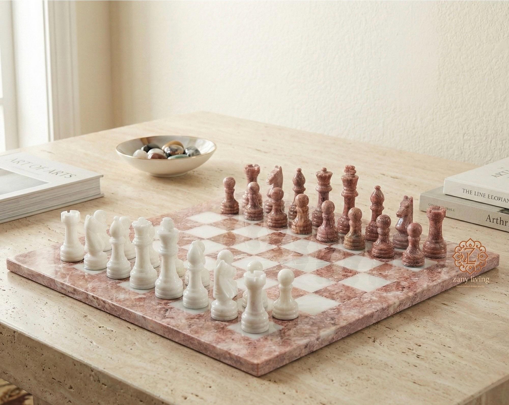 Scacchi di marmo antichi fotografia stock. Immagine di gioco - 8579738