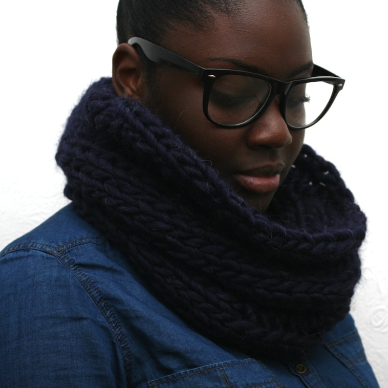 Chunky Knit Wool cowl, Infinity scarf, Winter tube scarf image 4