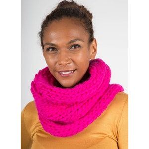 Chunky Knit Wool cowl, Infinity scarf, Winter tube scarf image 6