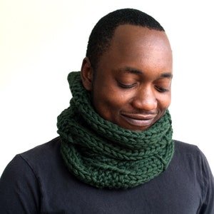 Green Wool Scarf, Mens Cowl, Knitted snood, Gift for him, Infinity scarf, chunky knit scarf green, Unisex cowl in Green image 1