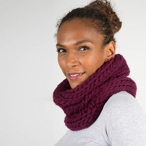 Chunky Knit Wool cowl, Infinity scarf, Winter tube scarf image 7