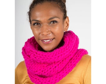 Bright Pink Chunky Knit Wool cowl, Handmade Pink Snood Scarf