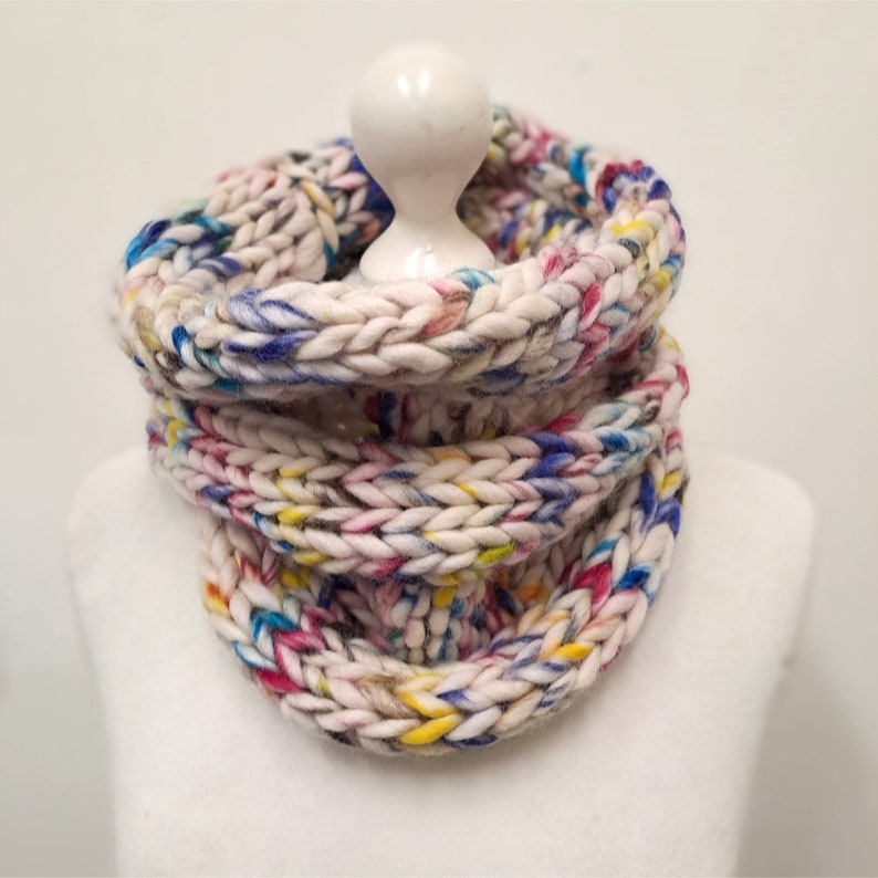 Chunky Knit Wool cowl, Infinity scarf, Winter tube scarf image 10