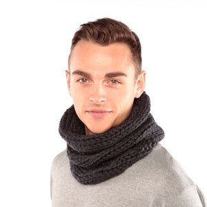 Chunky Knit snood, Unisex knitted wool scarf, Colour options available