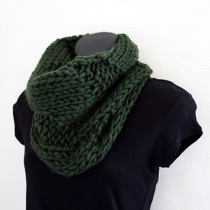 Green Wool Scarf, Mens Cowl, Knitted snood, Gift for him, Infinity scarf, chunky knit scarf green, Unisex cowl in Green image 5