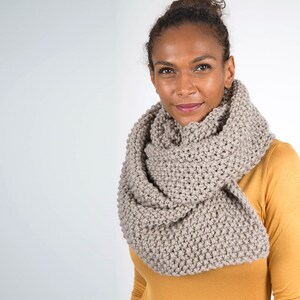 Sand Chunky Knit Scarf, Oversized Scarf in Wool, Luxury unisex scarf