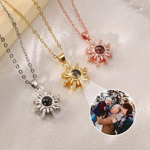 Collar con foto con proyección de girasol • Colgante con foto personalizada en el interior • Regalo de cumpleaños para ella • Regalo con foto conmemorativa • Regalo para mejor amiga