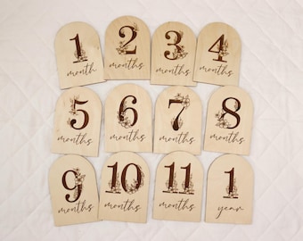 Wooden Baby Milestone Discs | Engraved Monthly Markers | 1 Month to 1 Year | Baby Photo Props | Newborn Milestone Set | Baby Shower Gift