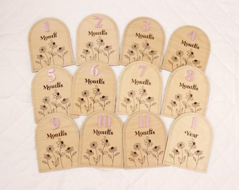 Wooden Baby Milestone Discs | Engraved Monthly Markers | 1 Month to 1 Year | Baby Photo Props | Newborn Milestone Set | Baby Shower Gift
