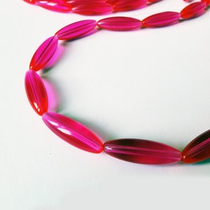 Vintage Lucite Beads, Hot Pink Bead Supply, Genuine Vintage Jewelry, Colorful Beads for Necklace image 2