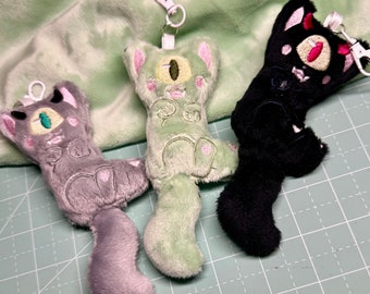 アイドル VERDY x Loco Scraps Plush Keyring ヤット | 【archive】 2022年11月19日発売 BORN X RAISED