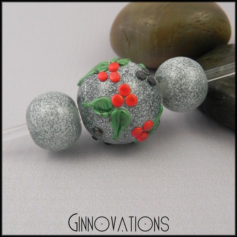 Ginnovations lampwork, Wonderland bead trio 3 beads image 1