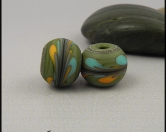 Ginnovations lampwork, Olive Swirl bead pair (2 beads)