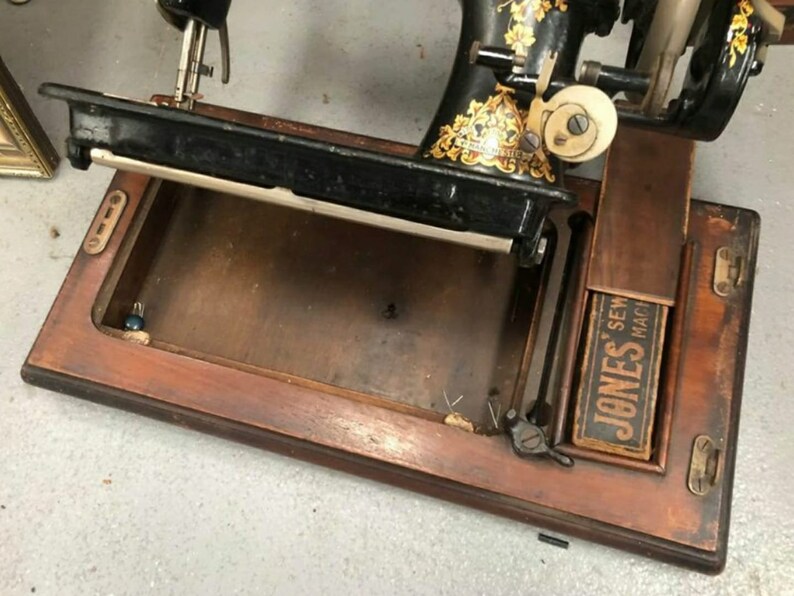 Máquina de coser manual Jones Reina Alexandra imagen 4