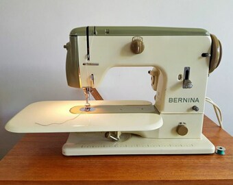 Máquina de coser de pedal eléctrica Bernina 700