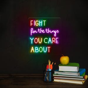 Neon Fight For The Things You Hands, Pozytywne potwierdzenie, Neon ścienny dla dzieci, Nastawienie na rozwój, Wystrój klasy, Pozytywne prezenty do klasy