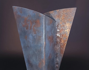 Samara vase - antique blue patina