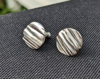 Rumpled silver round post earrings - medium