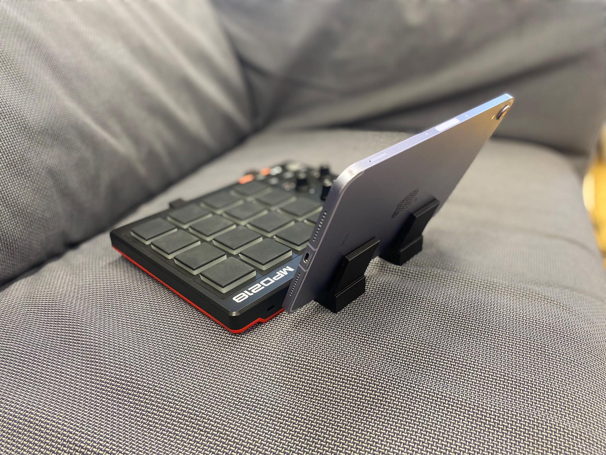 Clip Stand Holder for AKAI MPD218 Attach Your iPad Tablet / iPhone