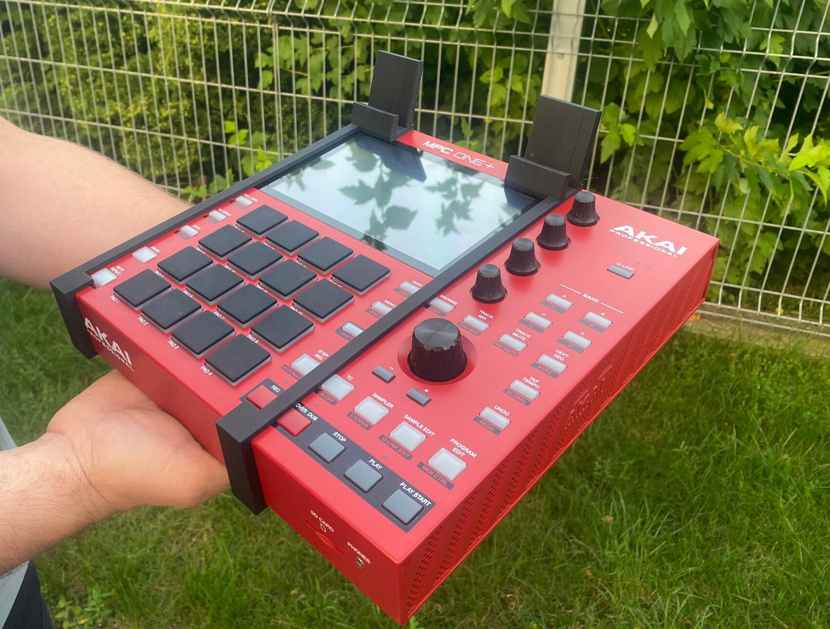 AKAI MPC ONE / ONE Plus(ONE+)用ダストカバー Amazon.com: Decksaver Polycarbonate Cover for Akai MPC One