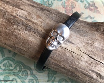 Men’s Skull Black Leather Bracelet with Magnetic Closure