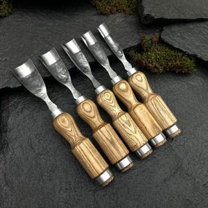PremiumForge – Hand Forged Carving Gouge Set 5 pcs. 52100 Steel Blade, Ash Tree, Ergonomic Handle. Woodworking Tool. Beginners Gift. For Man