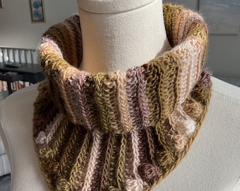 Crochet Neck warmer Cowl Scarf Toffee/Cream