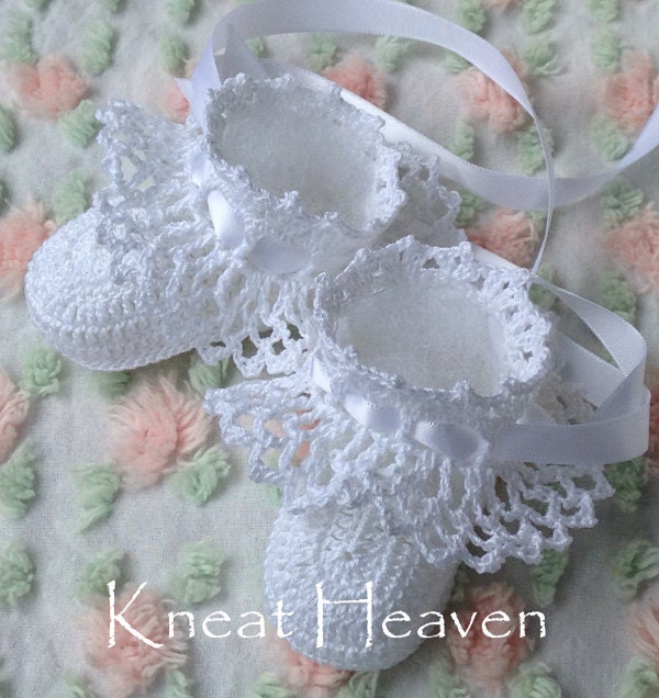 Crochet PATTERN Pretty Ruffles Baby Booties