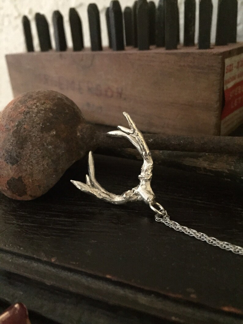 Silver deer necklace Clearance