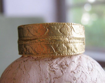 Rustic Patterned gold ring wide gold ring - Dig