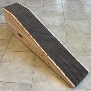 Perfect Long Ramp With a Gentle Angle for Dogs and Cats. With a Carpet ...