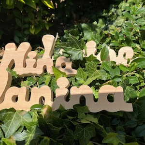 solid wood first name for children&#39;s room