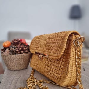 Patroon gehaakte crossbodytas mosterdgeel valentijnscadeau gehaakte crossbodytas met liefde gemakkelijk gele gehaakte crossbodytaspatroon afbeelding 5