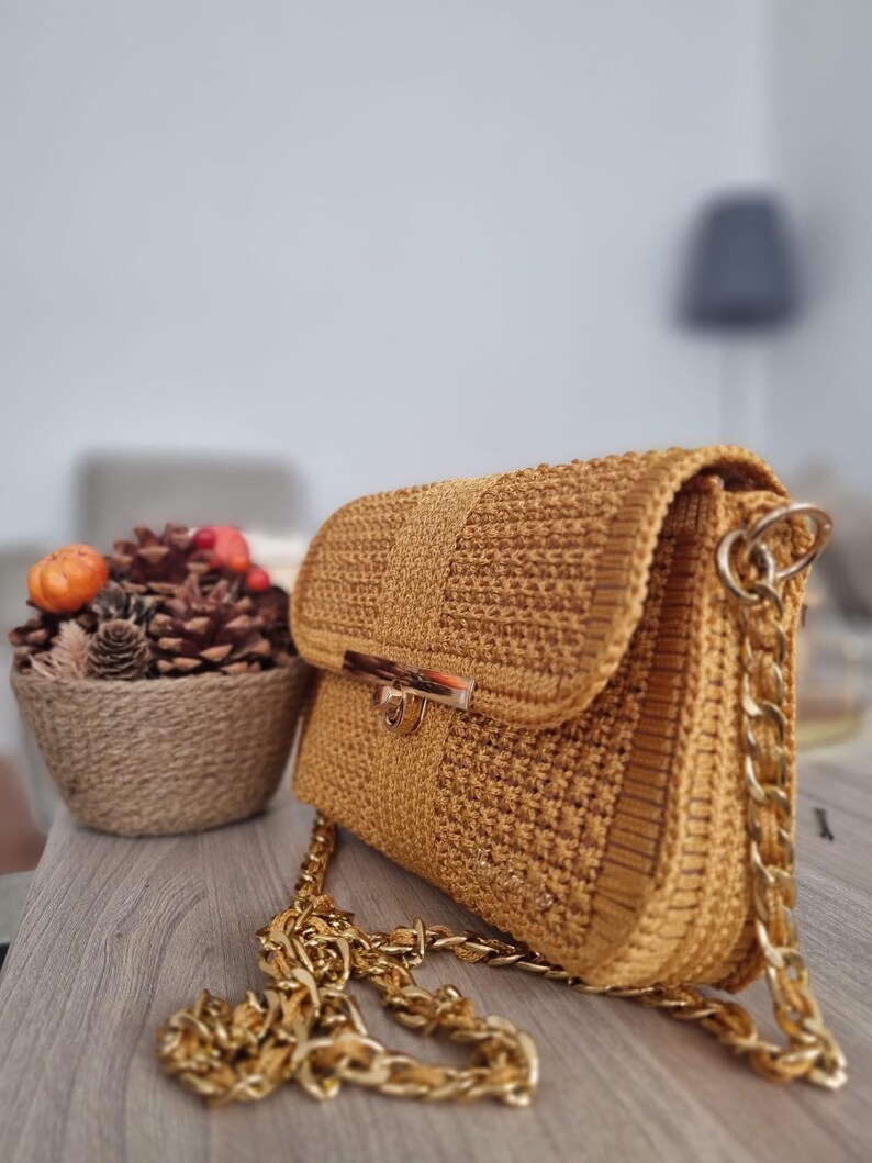 Patroon gehaakte crossbodytas mosterdgeel valentijnscadeau gehaakte crossbodytas met liefde gemakkelijk gele gehaakte crossbodytaspatroon afbeelding 5