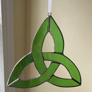 Stained Glass Celtic Trefoil Sun Catcher, Green Sun Catcher, Celtic Knot, Green, Clear Glass, Green Glass Glass, Sun Catching image 4