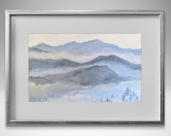 Stampa artistica di montagna nebbiosa, dipinto paesaggistico, arte murale naturalistica blu e grigia con nebbia