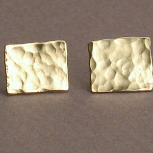 Hamrade mässingsörhängen: Stolpar i sterlingsilver, unisexdesign -- Oberon-serien