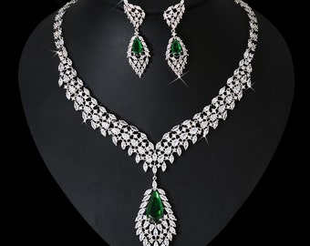 Women's Temperament Fashion Zircon Wings Earrings Necklace Set