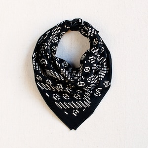 Black Bandana, Hand Printed Bandana, Zig Zag Design, Travel Accessory, Bandanas for Women and Men, Cotton Scarf, Chef Present