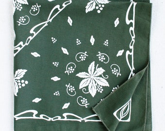 Handbedrucktes Bandana, Olivgrüner 100% Baumwollschal, Botanisches Muster, Bandanna für Frauen, Neues Blatt Design, nützliche Geschenke für Ihn, US Made