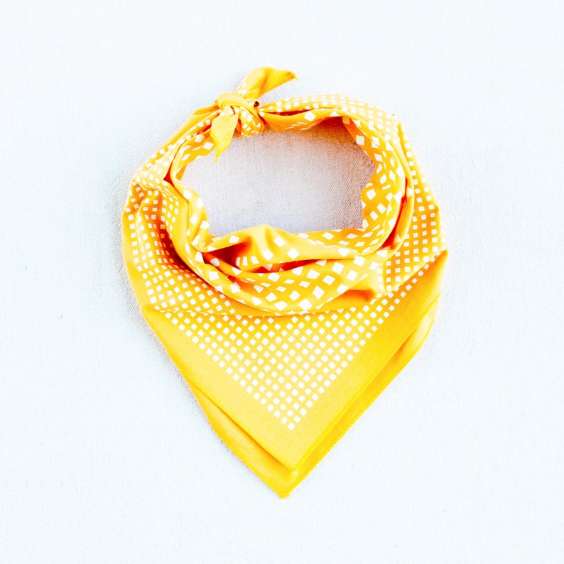 Bandanas für Frauen, Karo Print, Herren Bandana, Geometrischer Druck Schal, WIndowpane Muster, Gold gelber Schal, Halstuch, Made in USA Bild 2