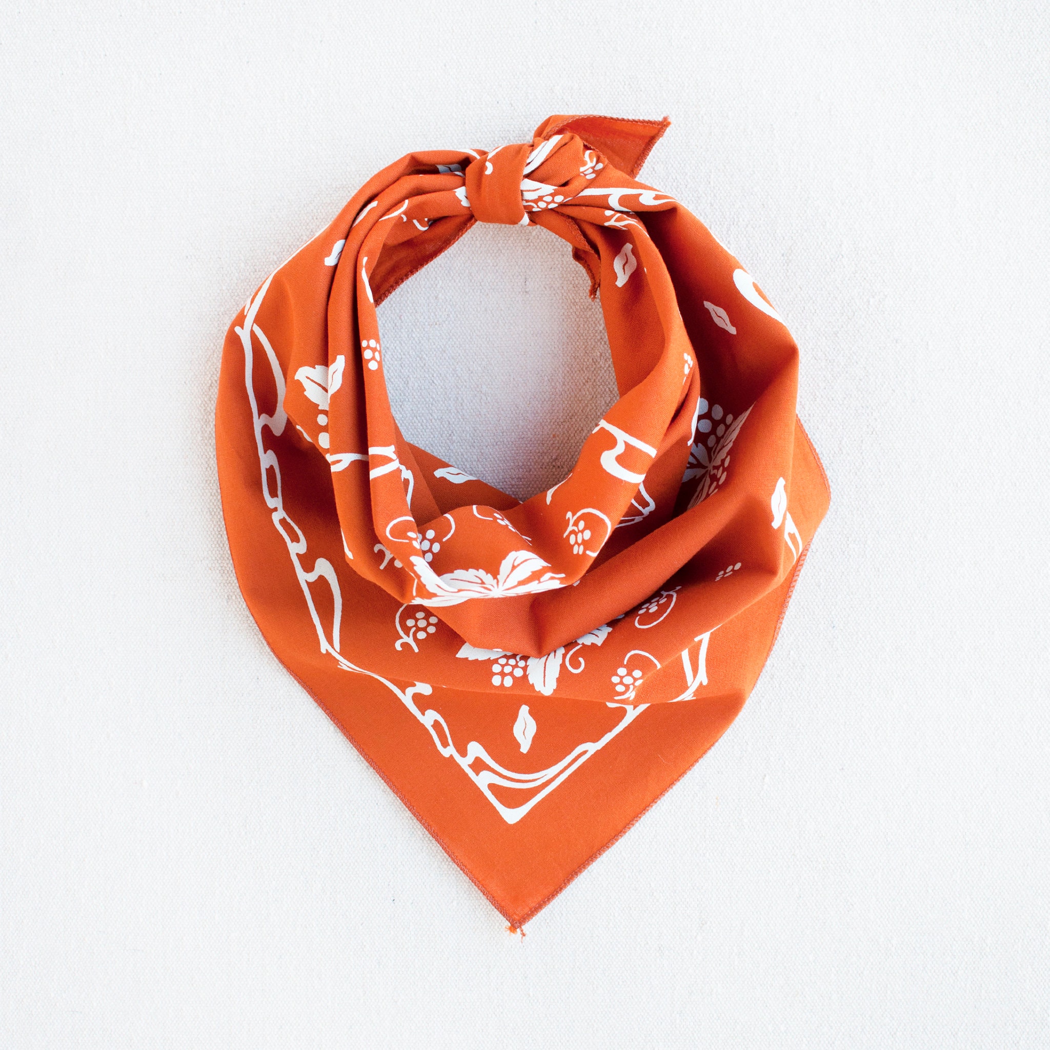 新品未使用 TIMEWORN CLOTHING BANDANA ORANGE Hand Printed Orange Bandana, New Leaf Print, 100 % Cotton